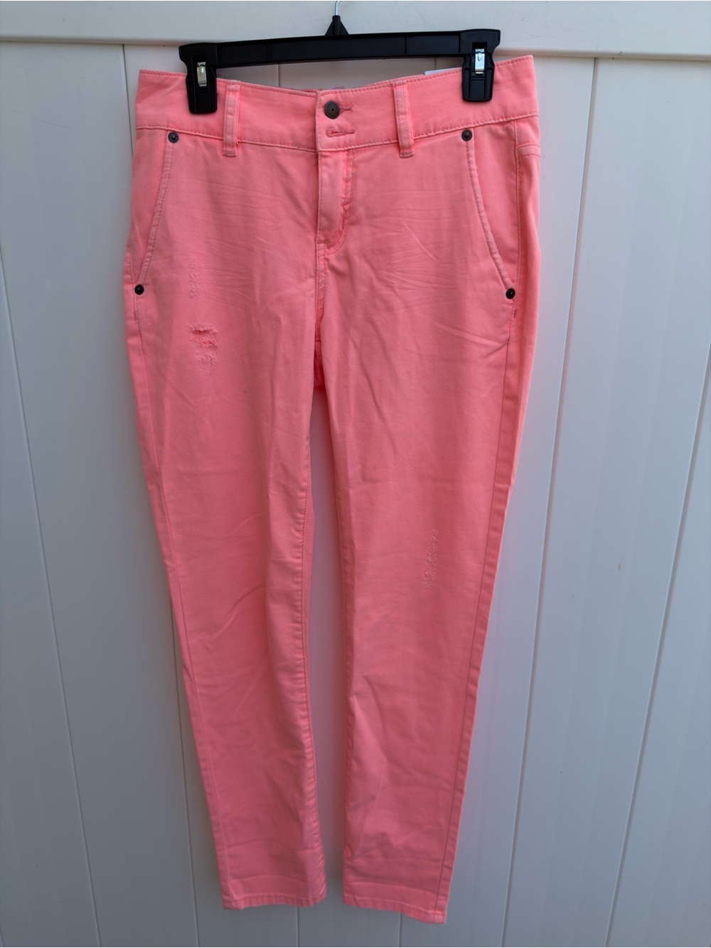 NWT BCBGeneration Women’s Distressed Neon Pink Slim Jeans size 25